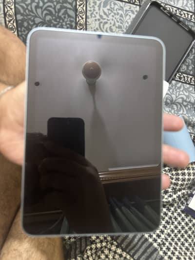 Ipad mini 7 with box