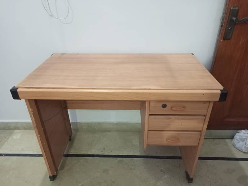 Study table 0