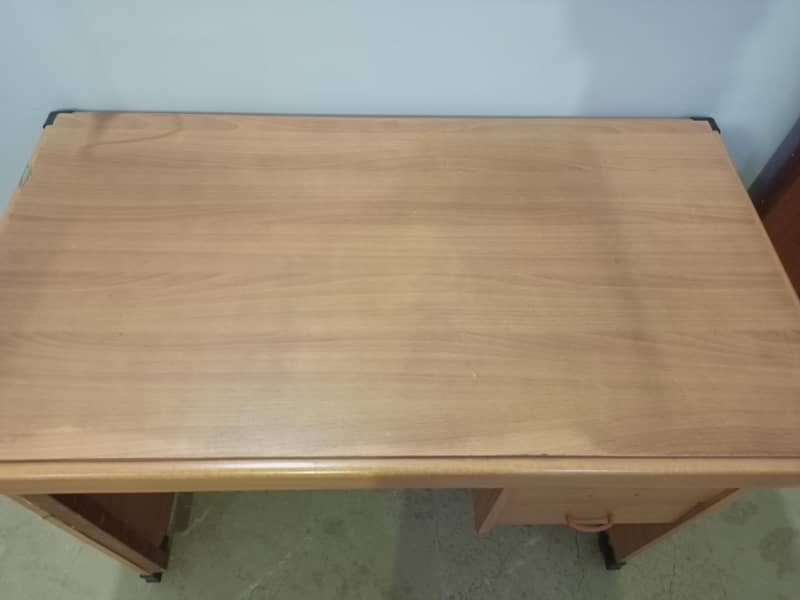 Study table 2