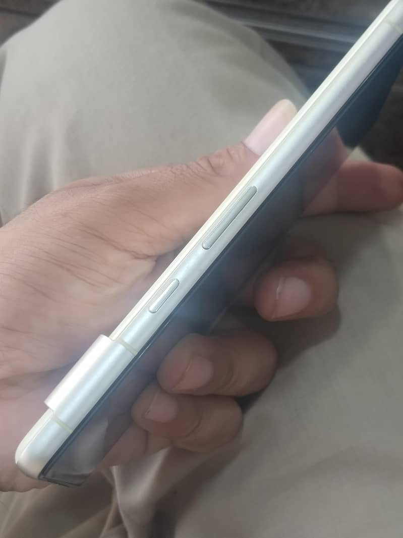 Google Pixel 7 3