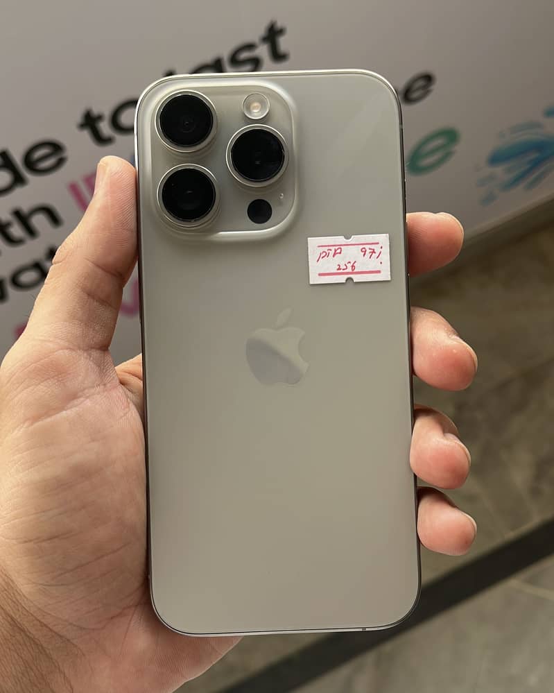 Apple iPhone 15 Pro 0