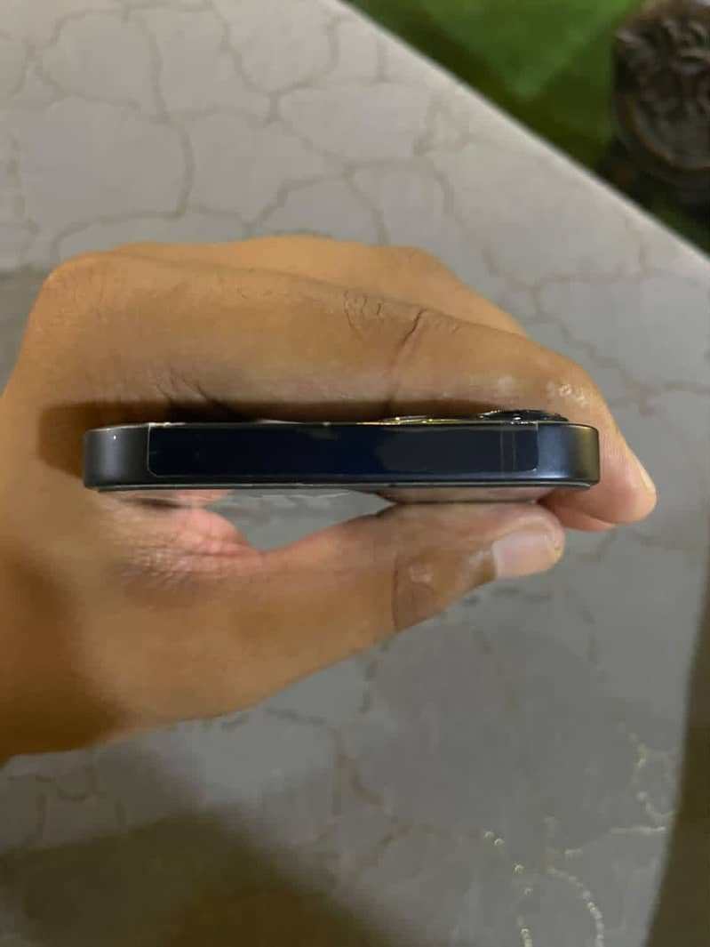 Apple iPhone 13 7