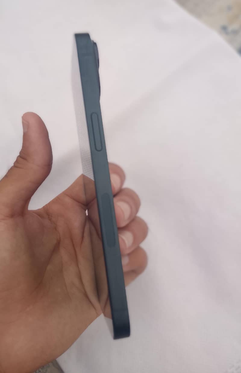 Apple iPhone 14 3