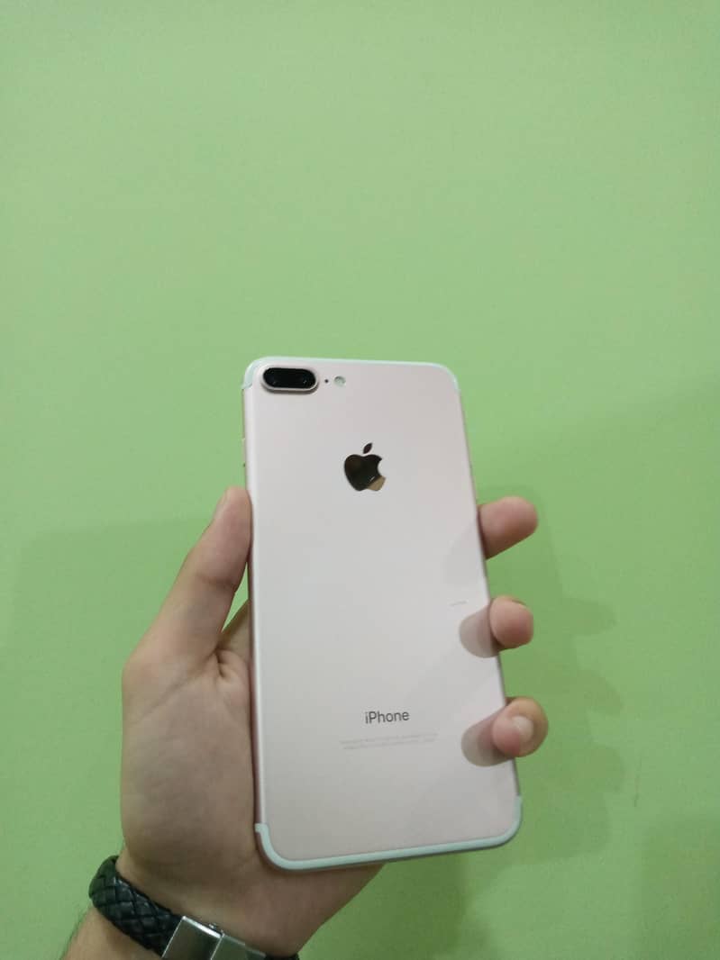 Apple iPhone 7 Plus 0