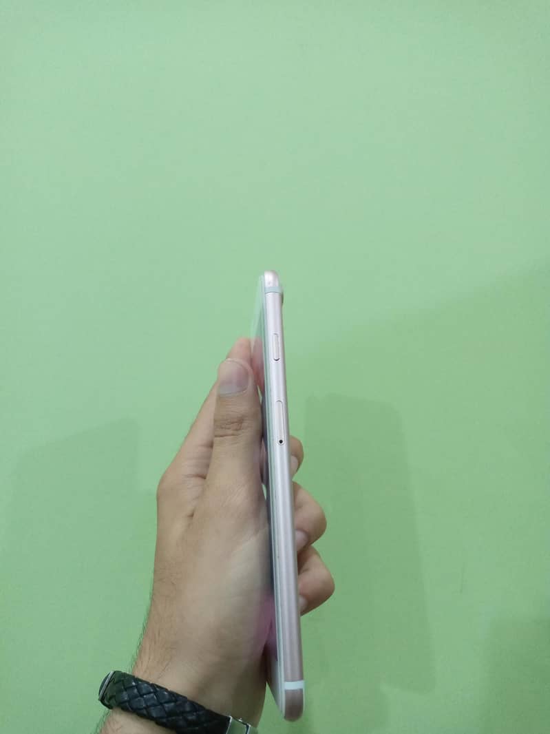 Apple iPhone 7 Plus 2