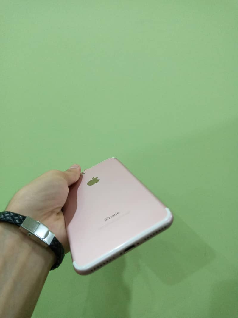 Apple iPhone 7 Plus 3