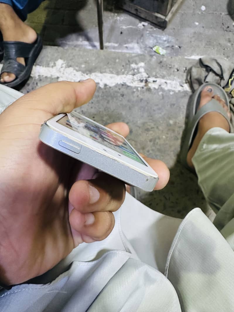 Apple iPhone 5s 2