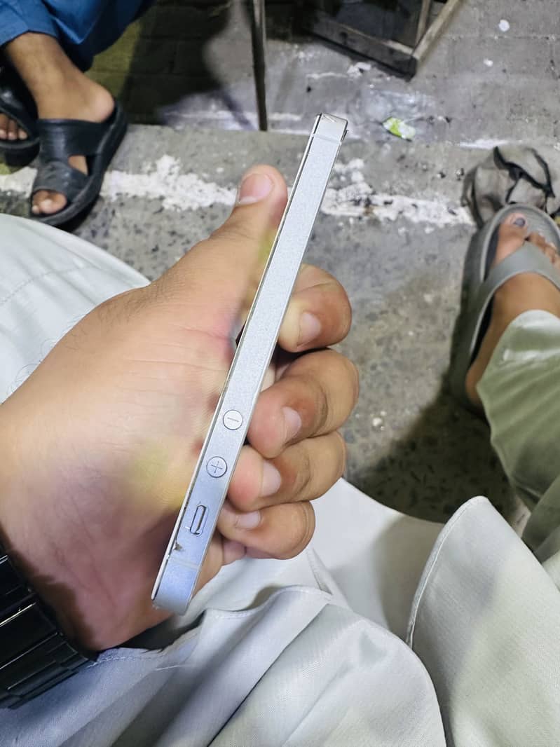Apple iPhone 5s 3