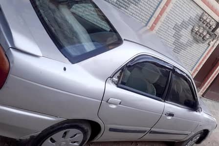 suzuki baleno 2002 .