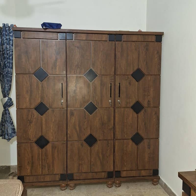 newly condition bed set 0