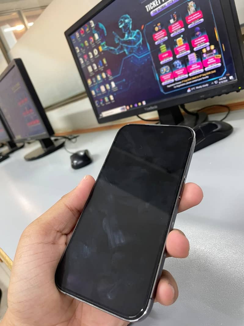 Apple iPhone 14 Pro 2