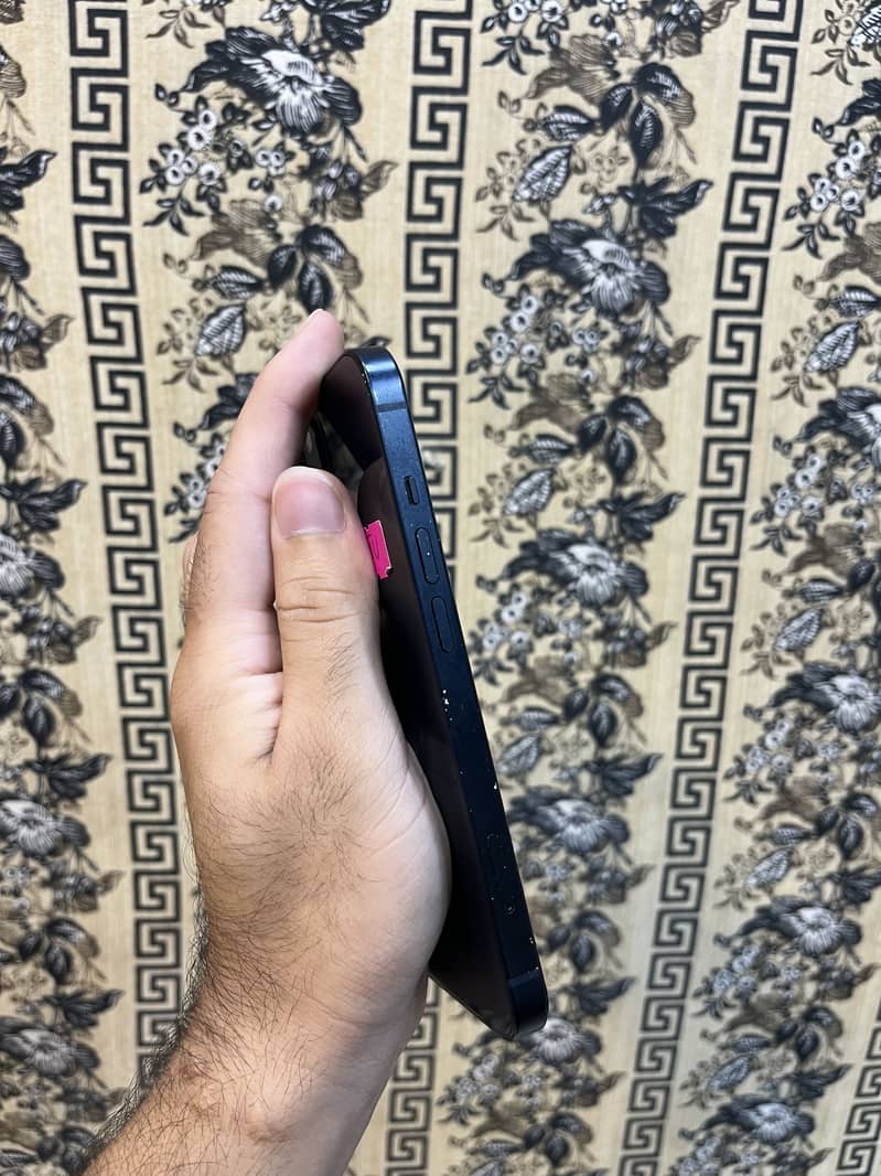 Apple iPhone 13 3