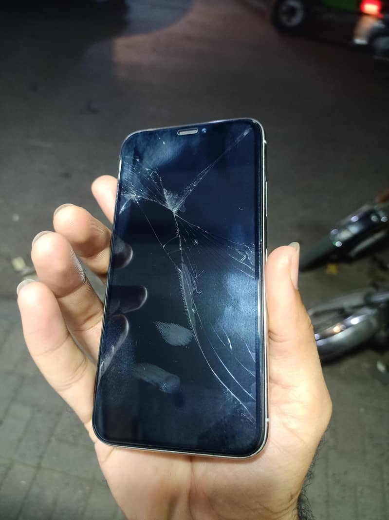 Apple iPhone X 5