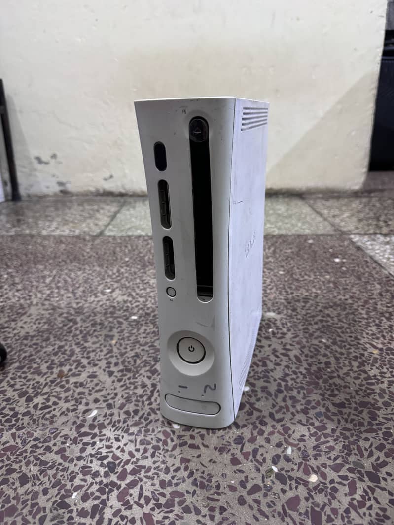 Xbox 360 Jesper model with 2 wireless controller 4