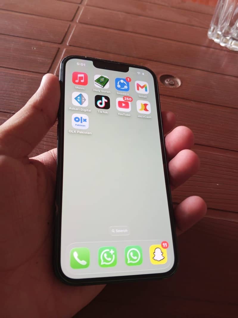 Apple iPhone 13 2