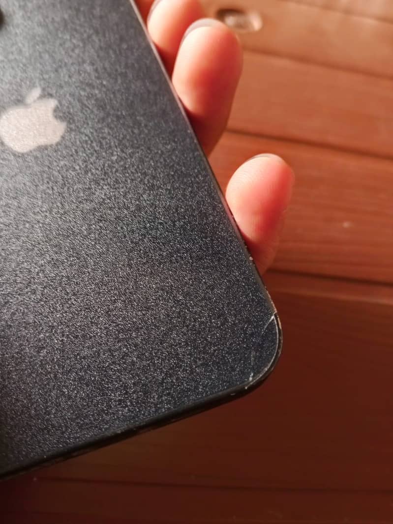 Apple iPhone 13 7