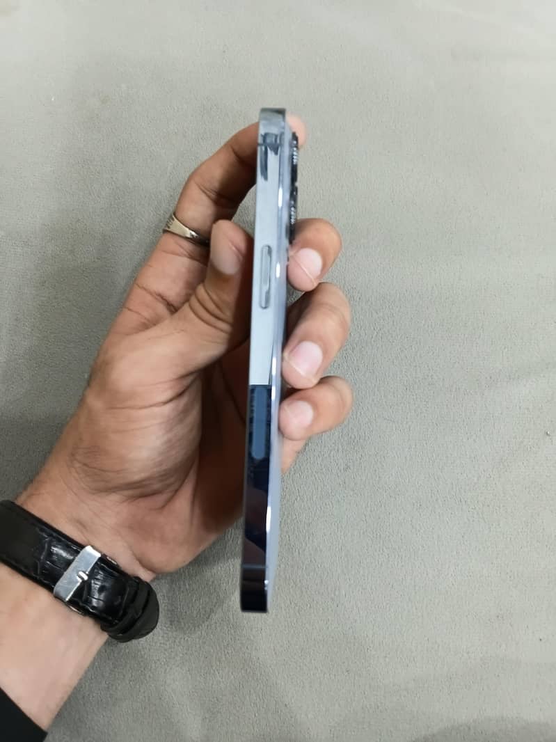 Apple iPhone 13 Pro 3