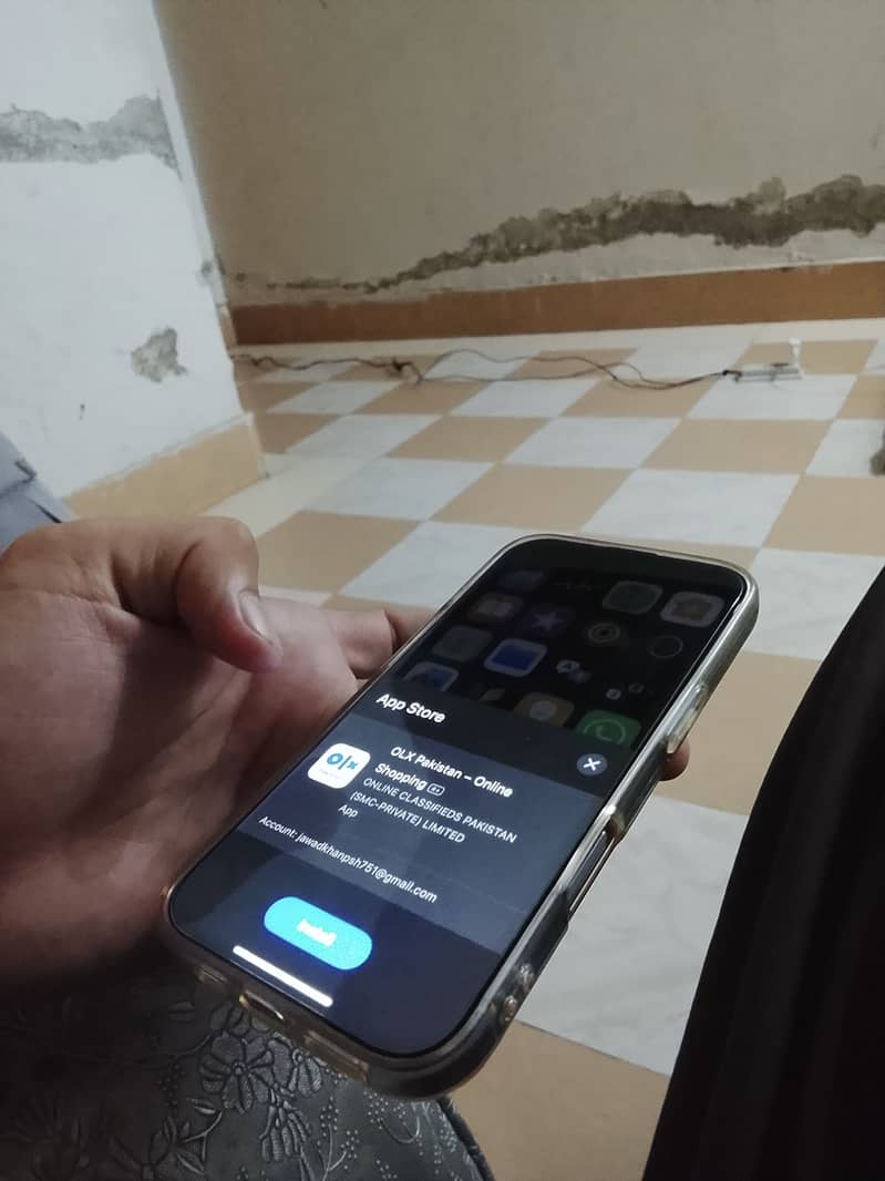 Apple iPhone 16 Pro 0