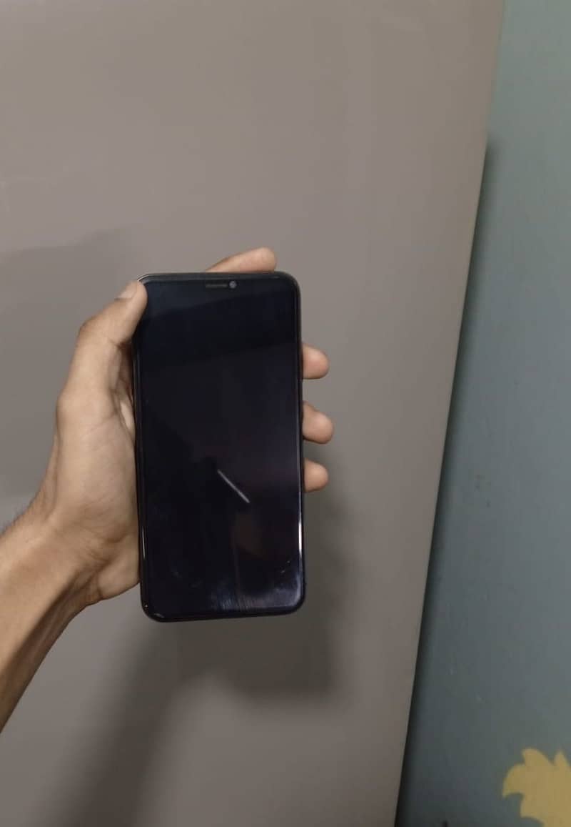 Apple iPhone XS Max 1
