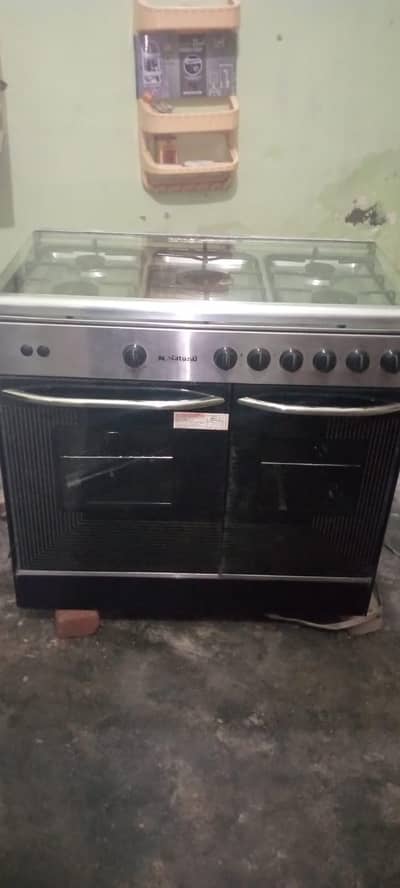 electric and gas stove only 2months used