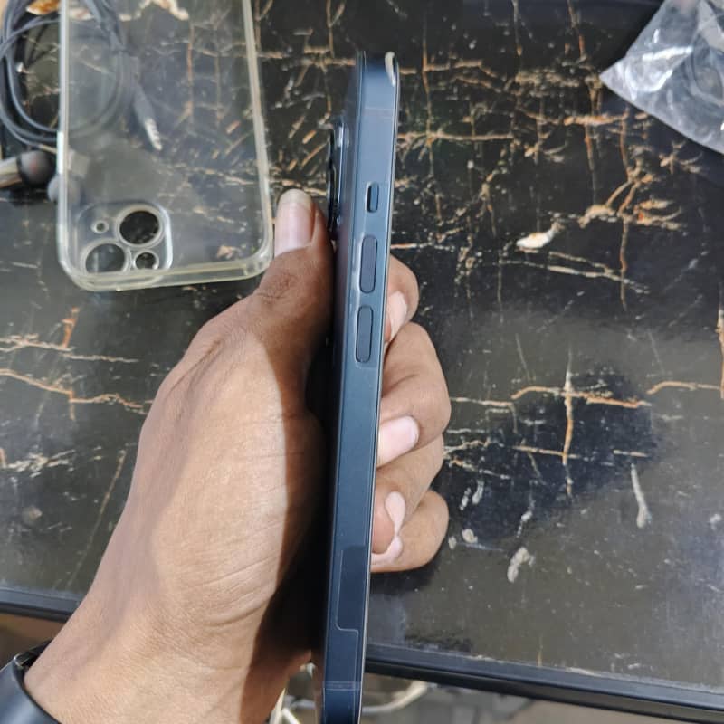 Apple iPhone 14 2