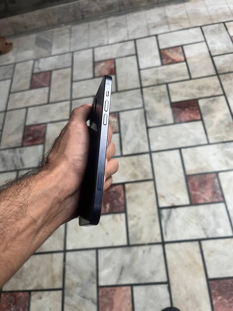Apple iPhone 12 2