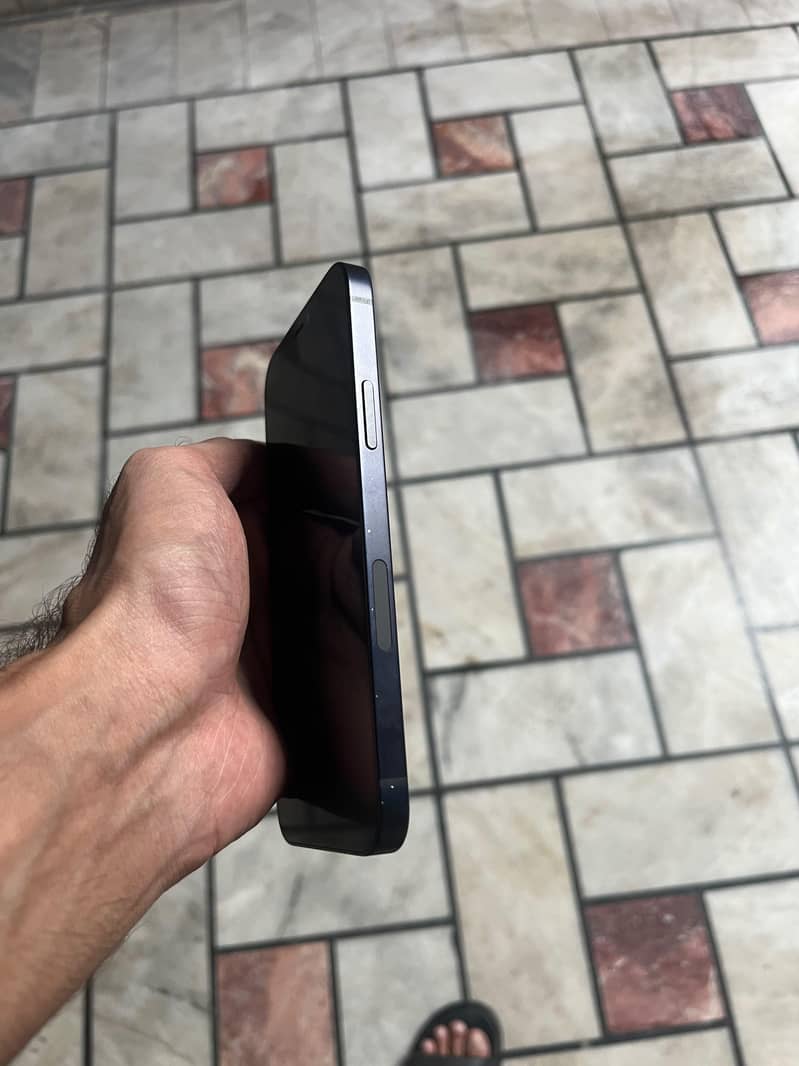 Apple iPhone 12 5