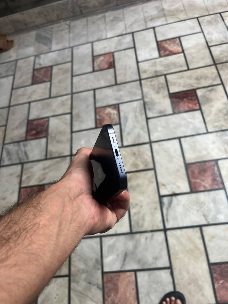Apple iPhone 12 9