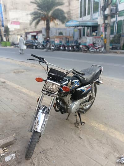 Urgent Honda CG 125 2025 Punjab Registered  10/10 Condition Sialkot