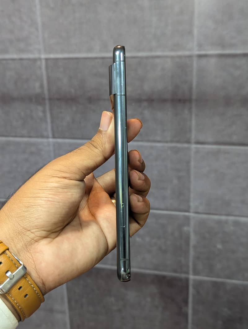Google Pixel 8 4