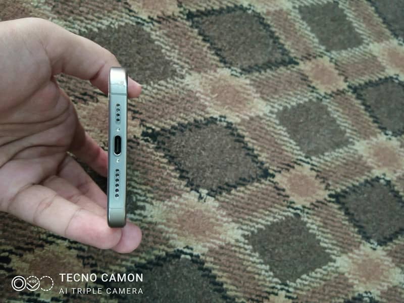 Apple iPhone 15 Pro Max 2