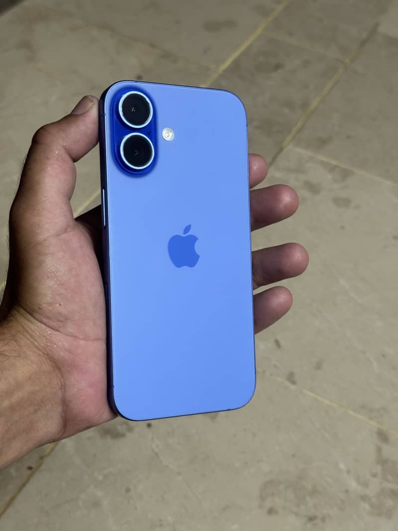 Apple iPhone 16 0