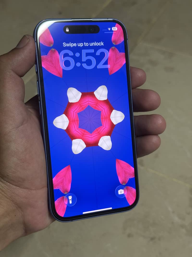 Apple iPhone 16 5
