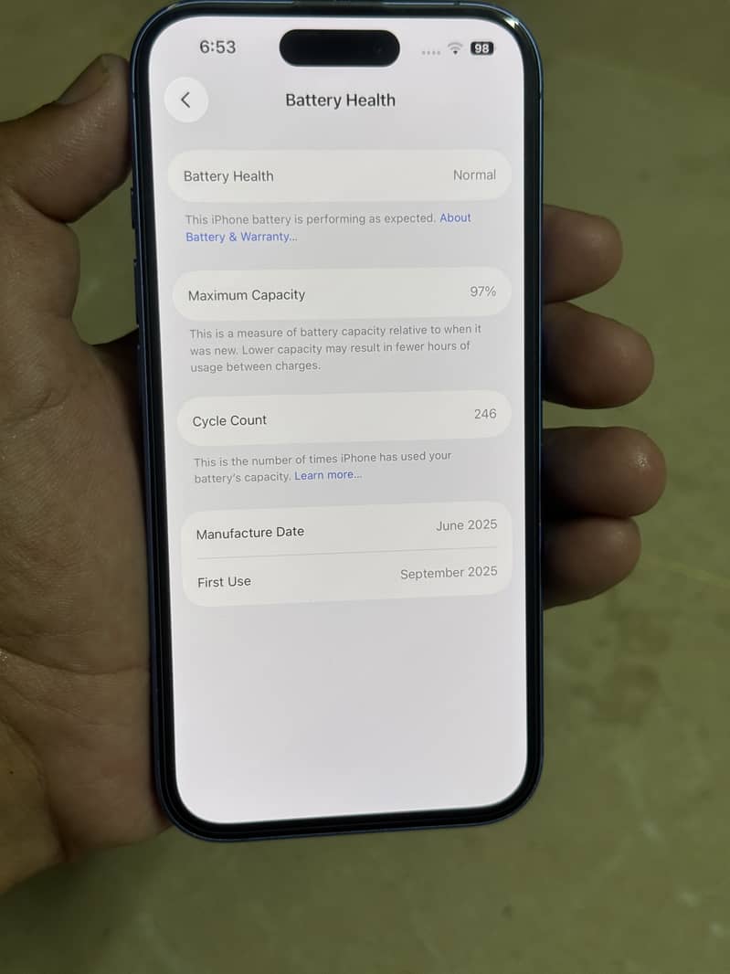 Apple iPhone 16 7