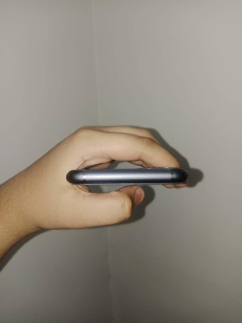 Apple iPhone 11 5