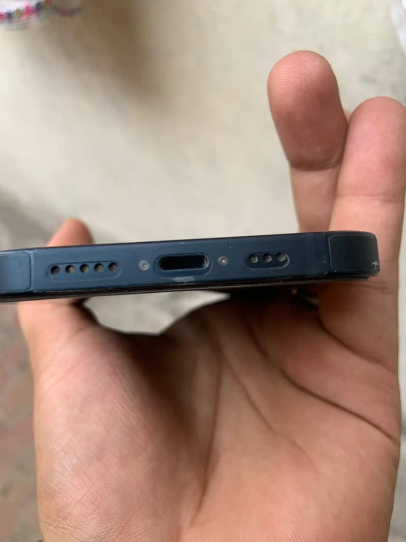 Apple iPhone 13 1