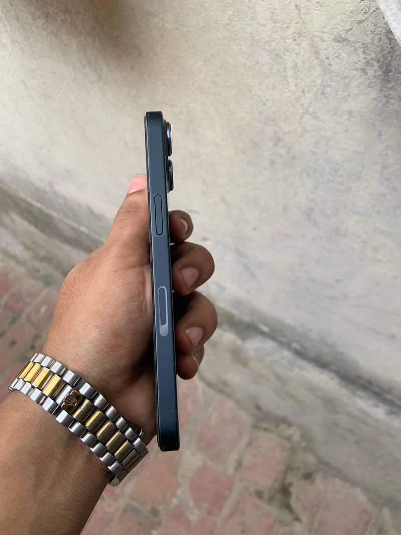 Apple iPhone 13 4