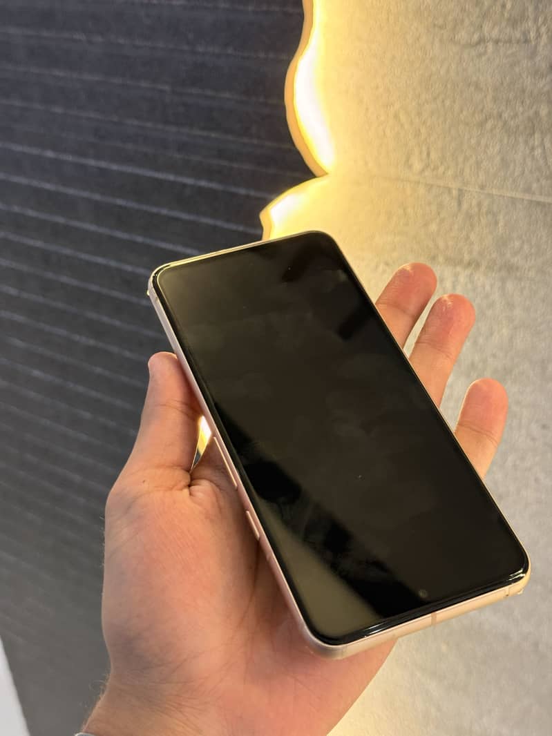 Google Pixel 8 2