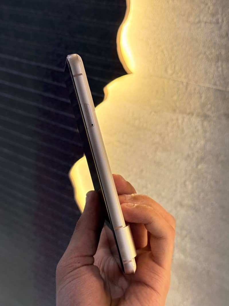 Google Pixel 8 6