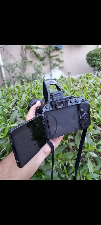 Nikon D53000 DSLR Camera with Tamron 18-270mm zoom lens