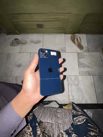 Apple iPhone 13. Jv