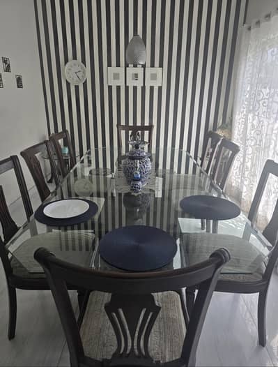 Dining tablet for 8 persons