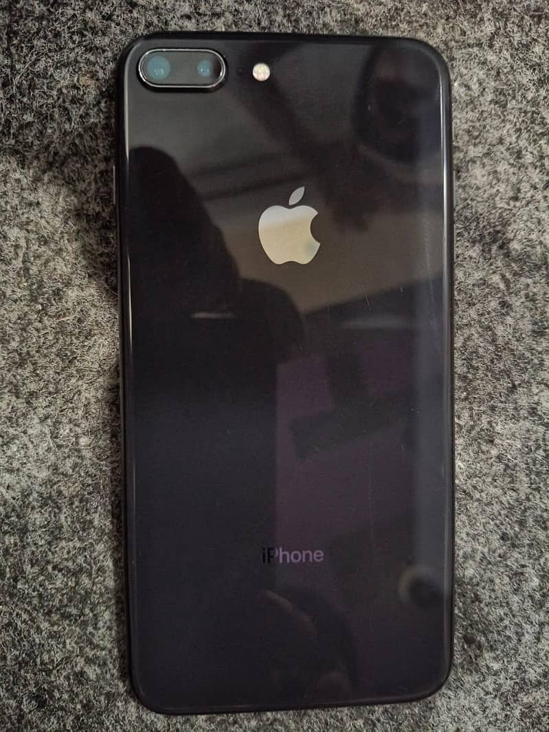 Apple iPhone 8 Plus 0