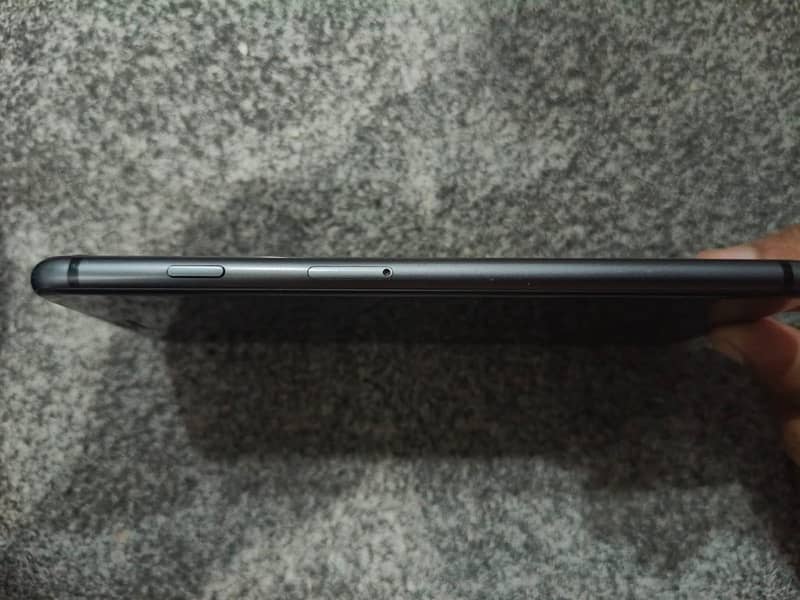 Apple iPhone 8 Plus 1