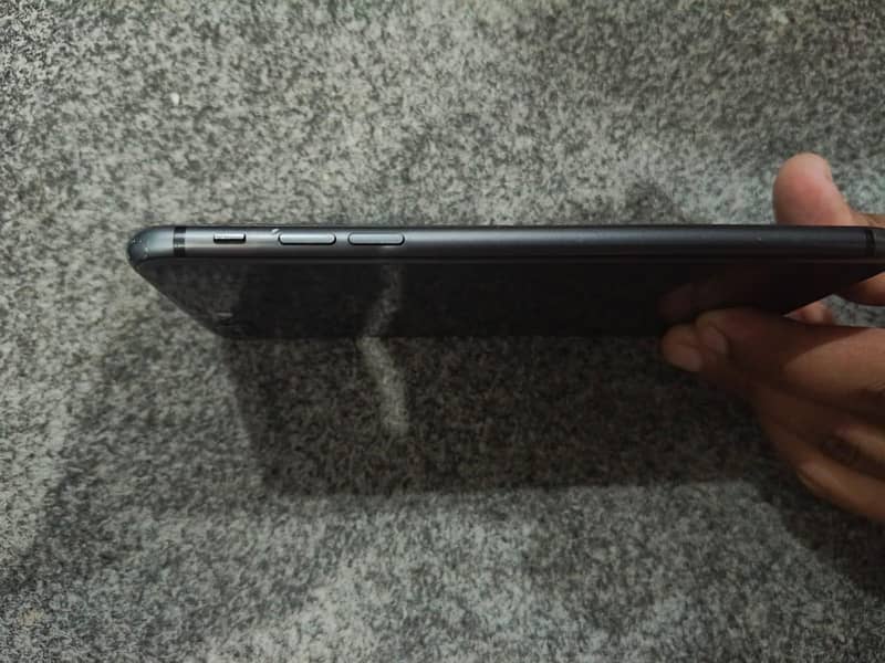 Apple iPhone 8 Plus 2