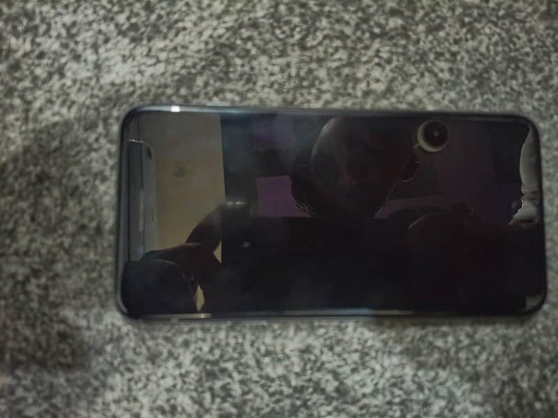 Apple iPhone 8 Plus 3