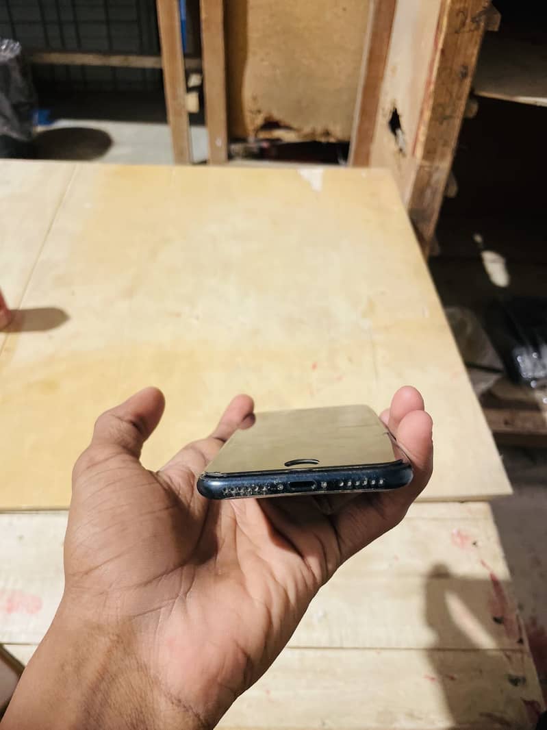 Apple iPhone SE 0