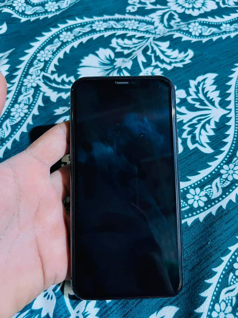 Apple iPhone 11 Pro 1