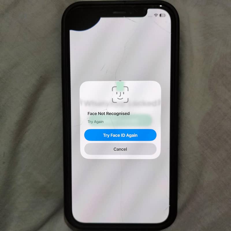 Apple iPhone 12 4