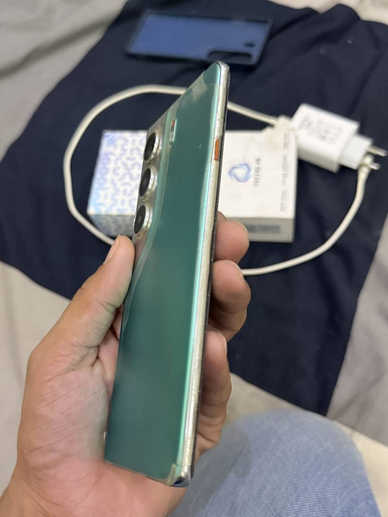 Tecno CAMON 40 Pro 3
